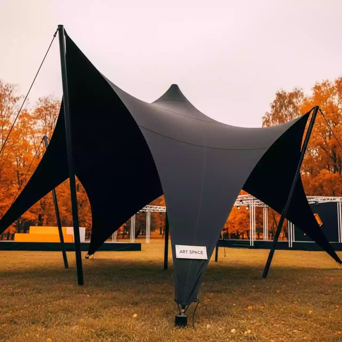 Аренда Тент Kite черный 4х4 в санатории «Октябрьский» — ART SPACE