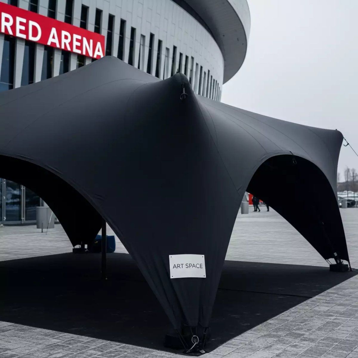 Аренда Тентовая конструкция Kite Black 4х4 м в Red Arena — ART SPACE