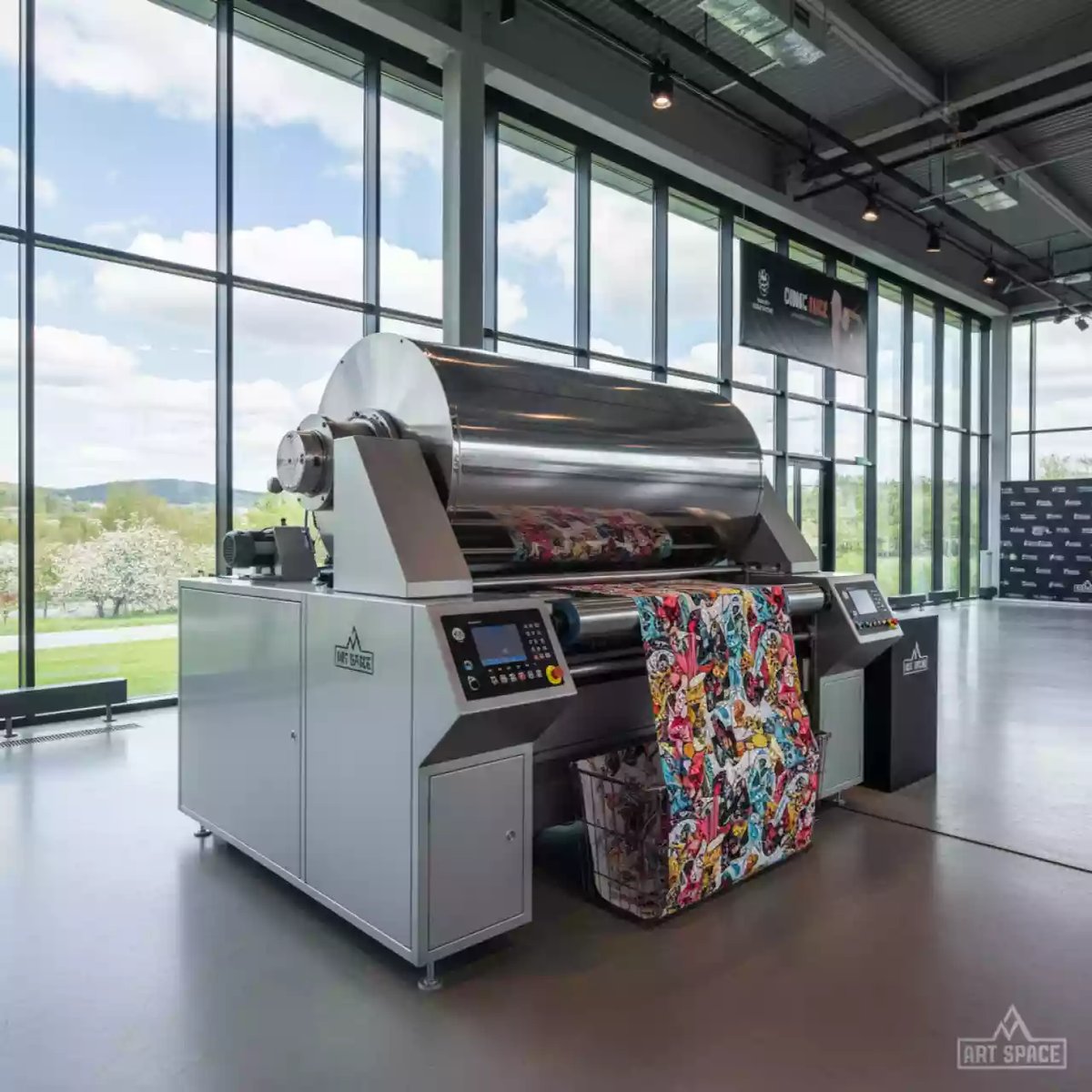 Аренда Термопресс каландровый TitanJet RTX5 LA 3200 в Radisson Collection Paradise — ART SPACE