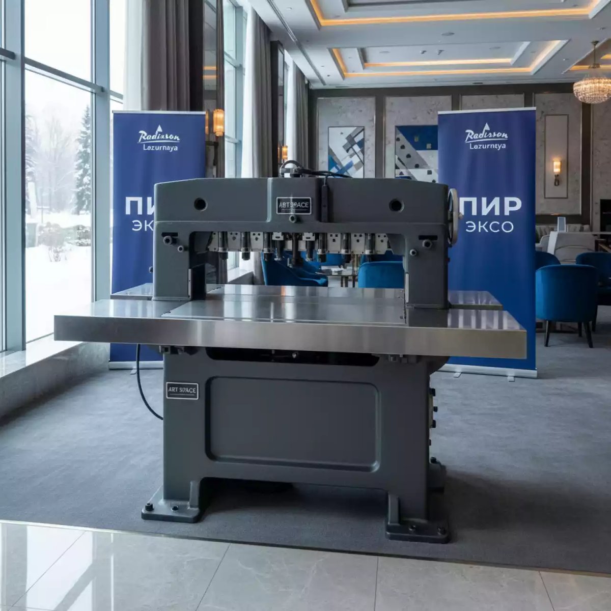 Аренда Тигельный пресс Magikon ML 1100 в отеле Radisson Lazurnaya — ART SPACE