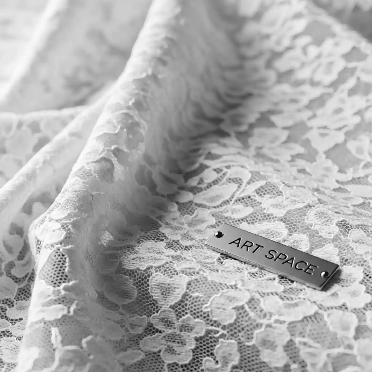 Аренда Ткань кружевная белая № 3 1 м на территории Морпорта Сочи — ART SPACE