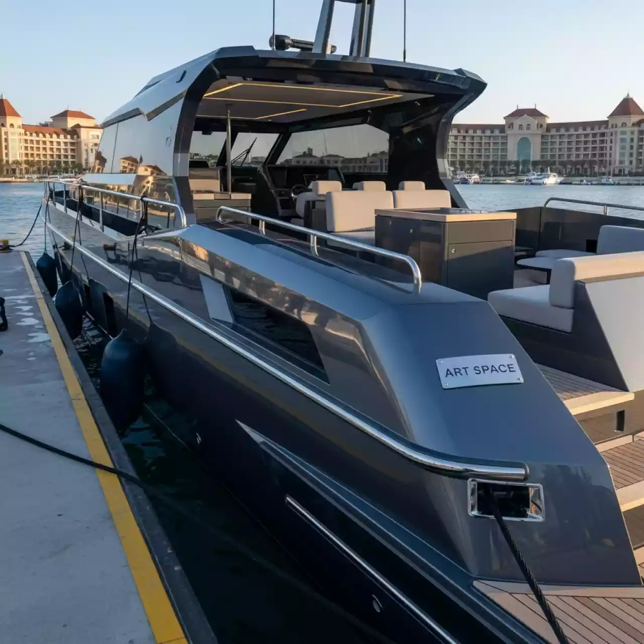 Аренда Толстой Федор 04 в Radisson Collection Paradise — ART SPACE