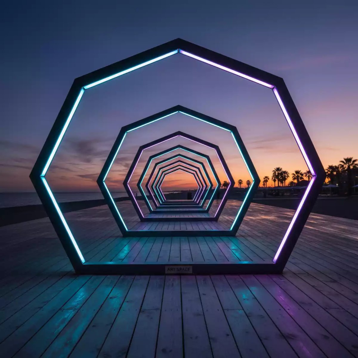 Аренда Тоннель неоновый новогодний на пляже «Мандарин» — ART SPACE