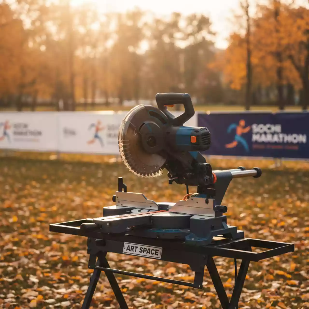 Аренда Торцовочные пилы по пластику в отеле «Звездный» — ART SPACE