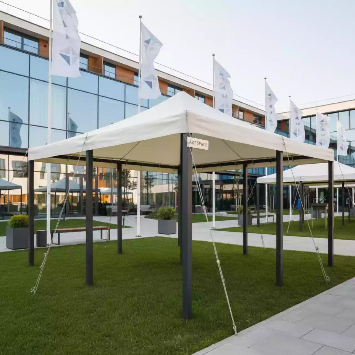 Аренда Торговый шатер премиум Бизон 4х6 м в Sport Inn Hotel & Wellness — ART SPACE