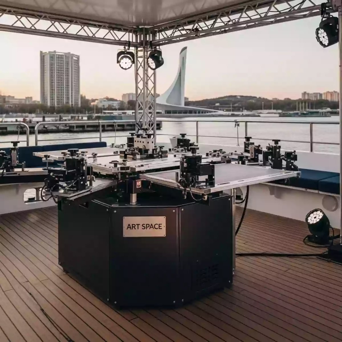Аренда Трафаретный станок Toprintt S 600DF на VIP-яхте (Имеретинский порт) — ART SPACE