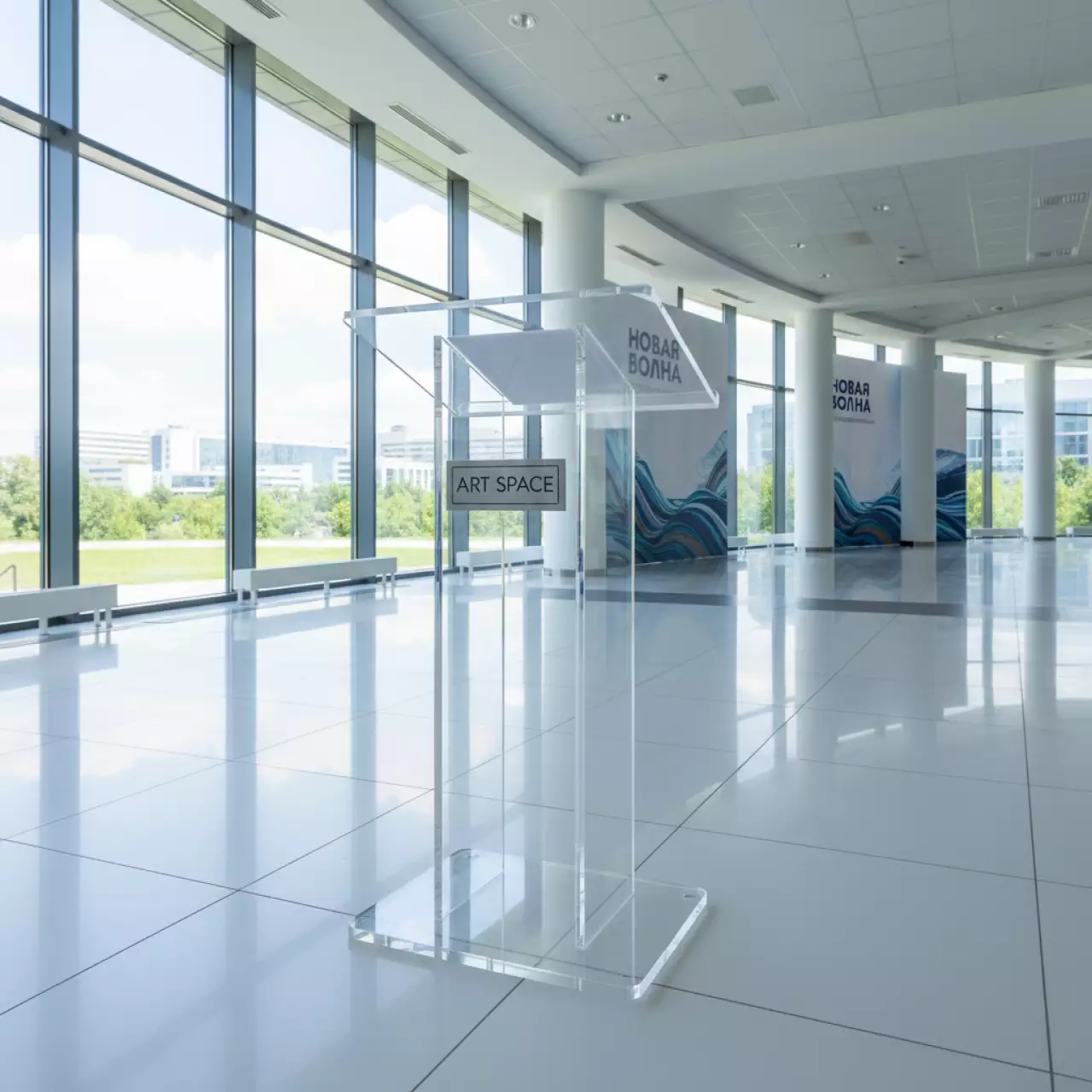 Аренда Трибуна для выступления из оргстекла модель спикер S в ОКЦ «Галактика» — ART SPACE