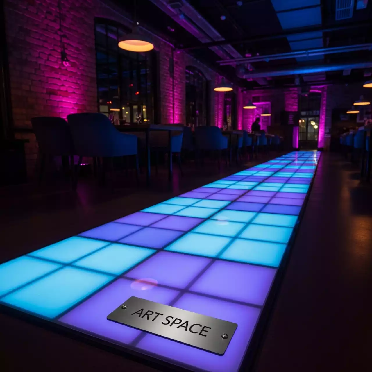 Аренда Тротуарная плитка светящаяся квадрат RGB в ресторане «Сыроварня» — ART SPACE