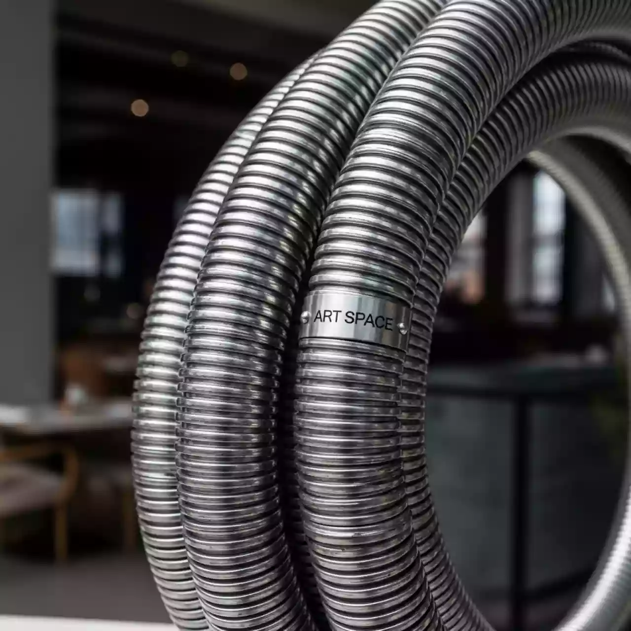Аренда Труба гибкая нержавеющая Stahlmann 25 мм 20 м в ресторане «Магадан» — ART SPACE