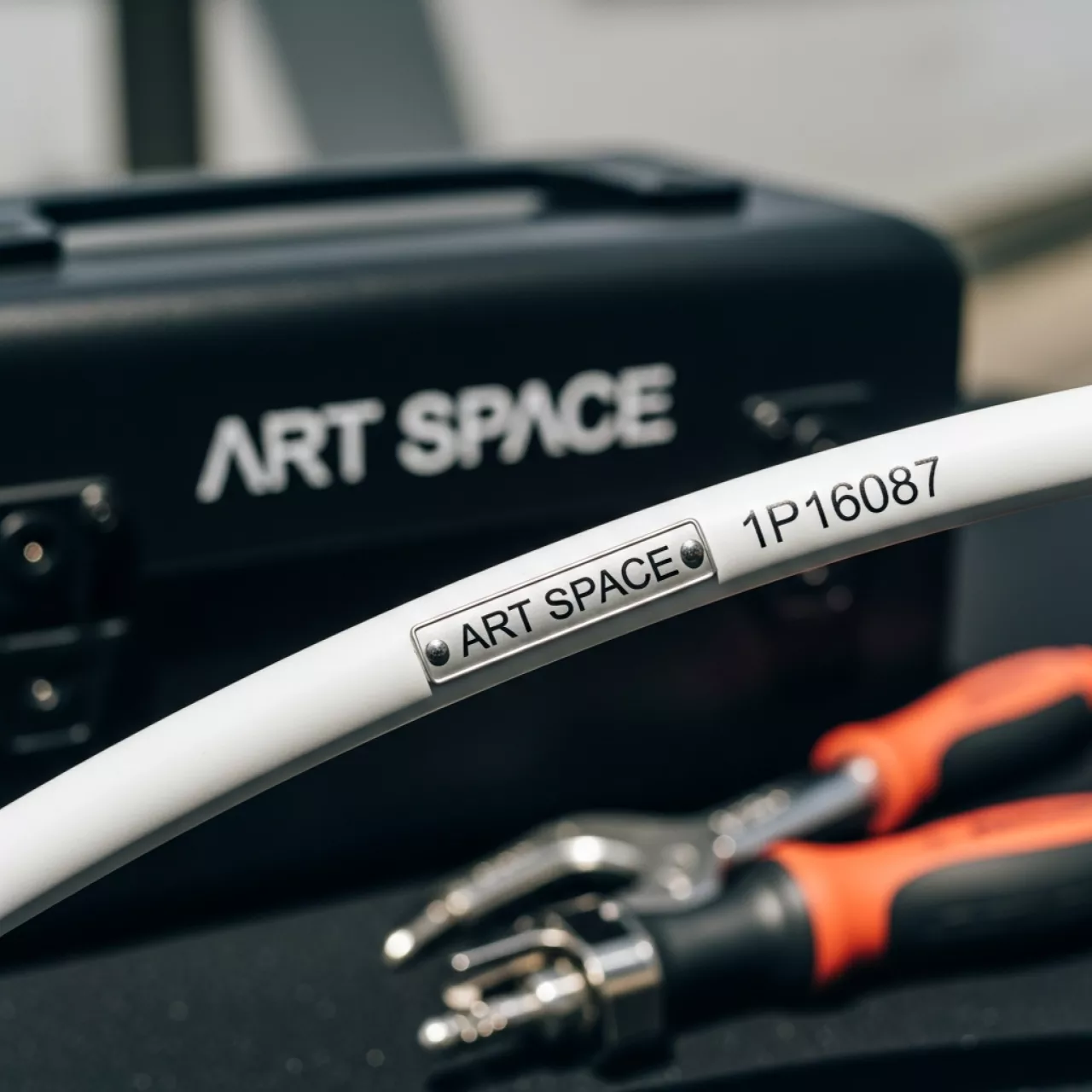 Аренда Трубка термоусадочная Vell HSE 231 Brother 11,7 мм черный на белом в Mantera Supreme — ART SPACE