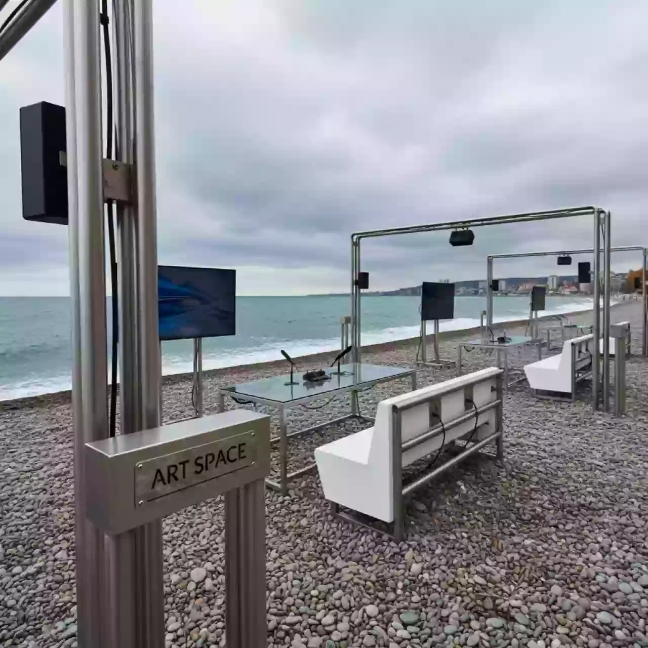 Аренда Трубы нержавеющие 25 мм на пляже «Маяк» — ART SPACE