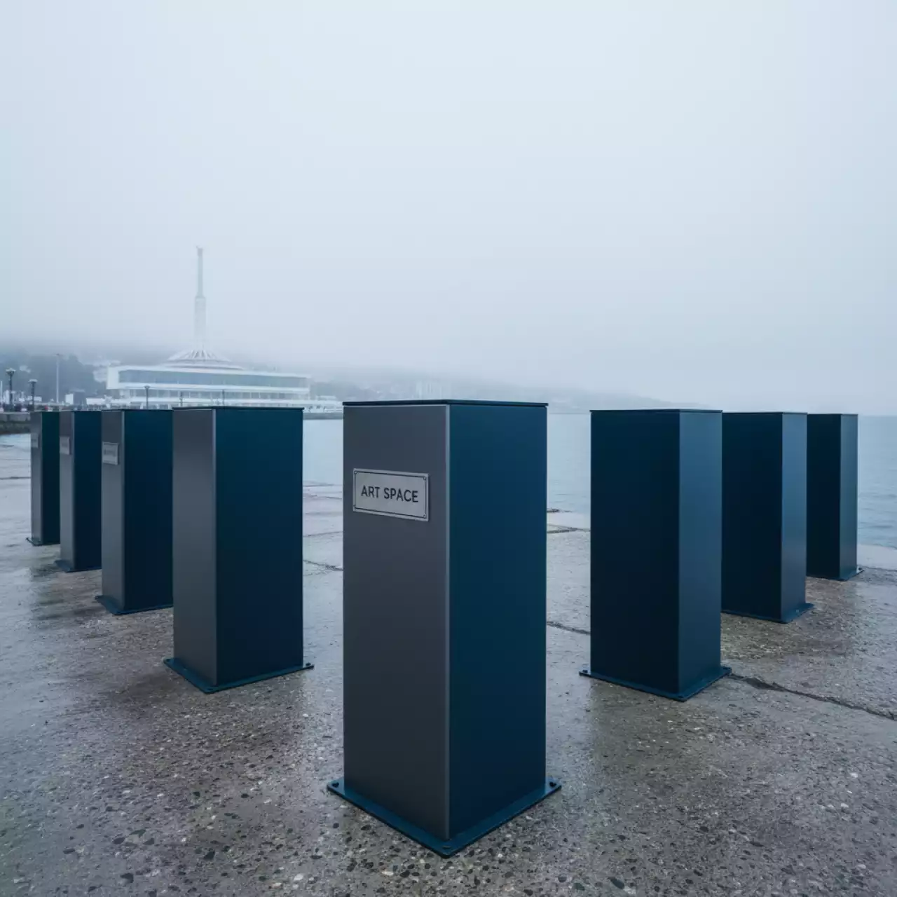 Аренда Тумбы Iddis на территории Морпорта Сочи — ART SPACE