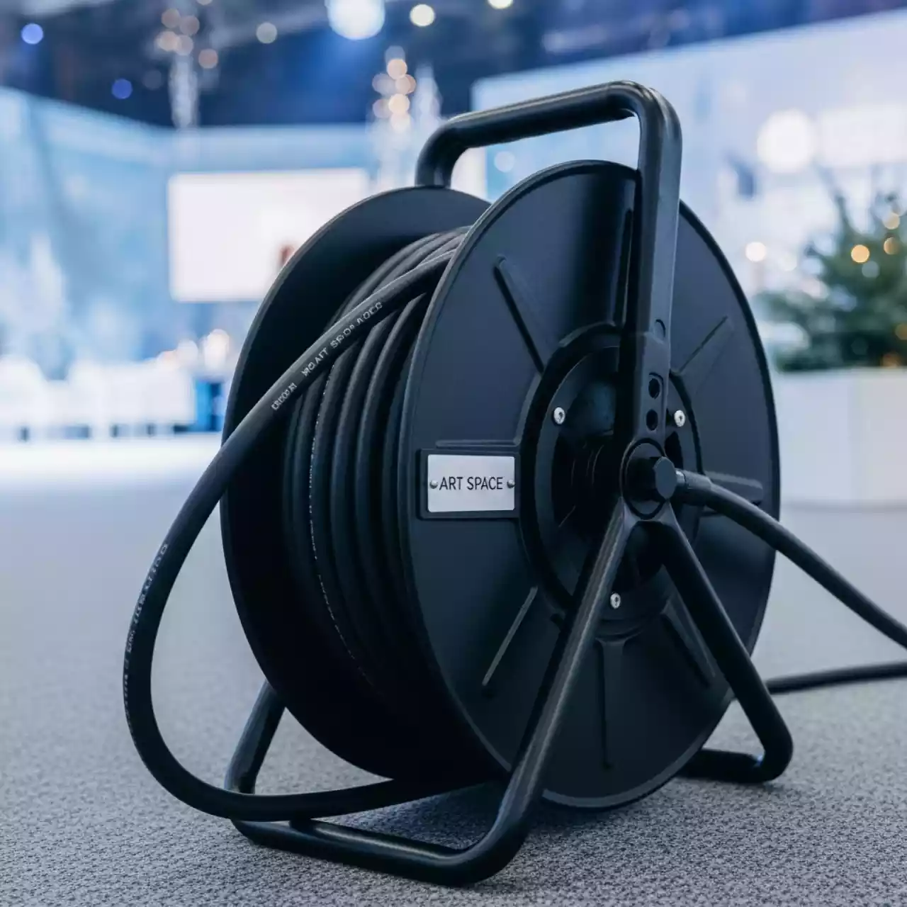 Аренда Удлинители на катушке для монтажа в зале «Чайка» (Морпорт) — ART SPACE