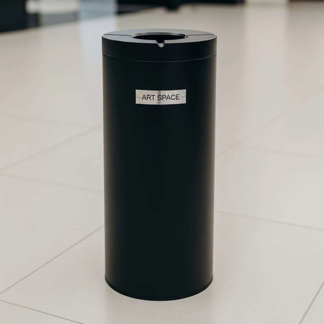 Аренда Урна напольная черная с пепельницей в санатории «Черноморье» — ART SPACE