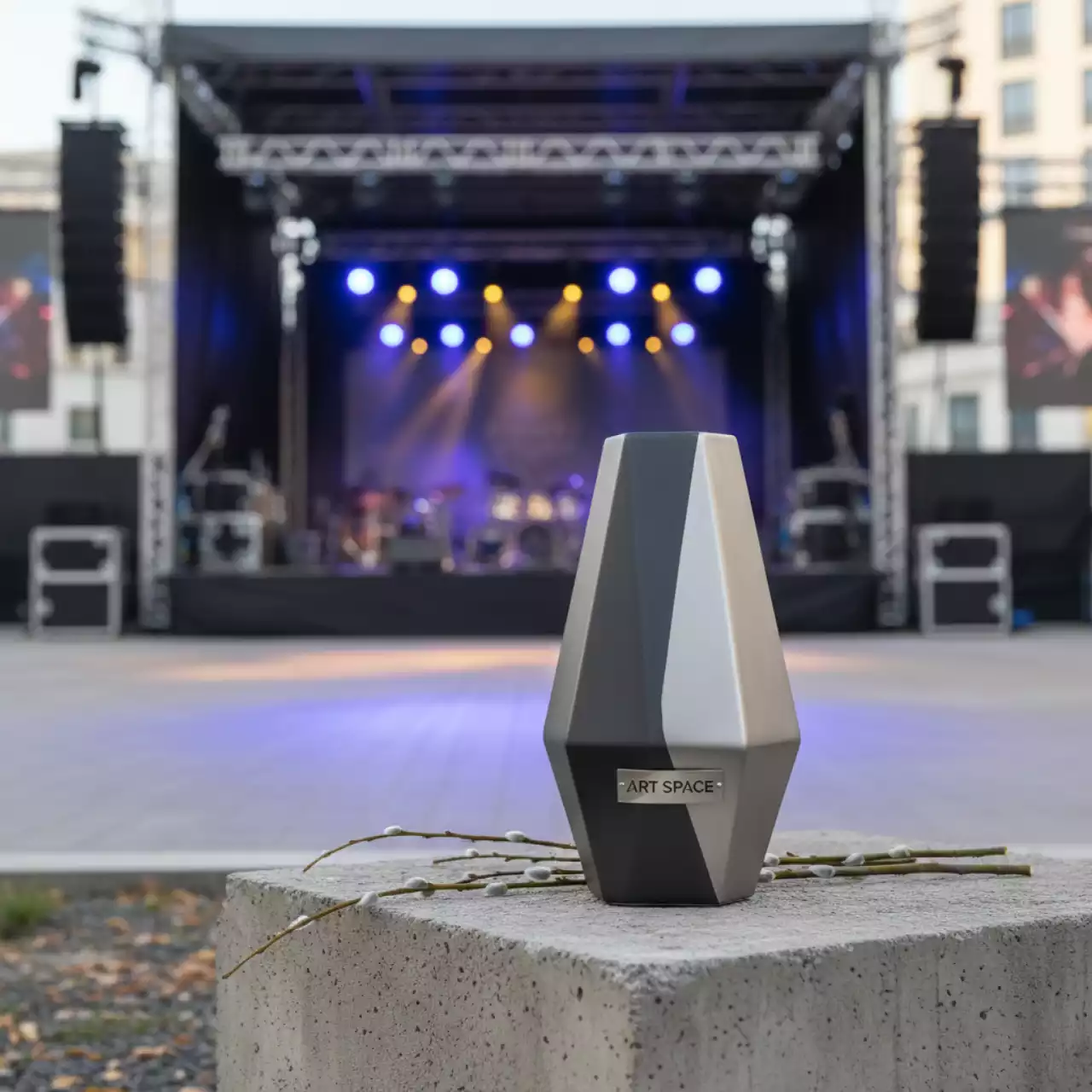 Аренда Ваза Nino 20 в Courtyard by Marriott Sochi — ART SPACE