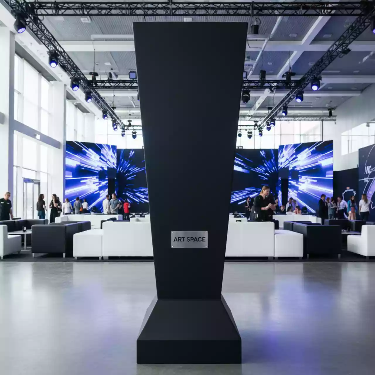 Аренда Ваза Noir Grand в Pullman Sochi Centre — ART SPACE