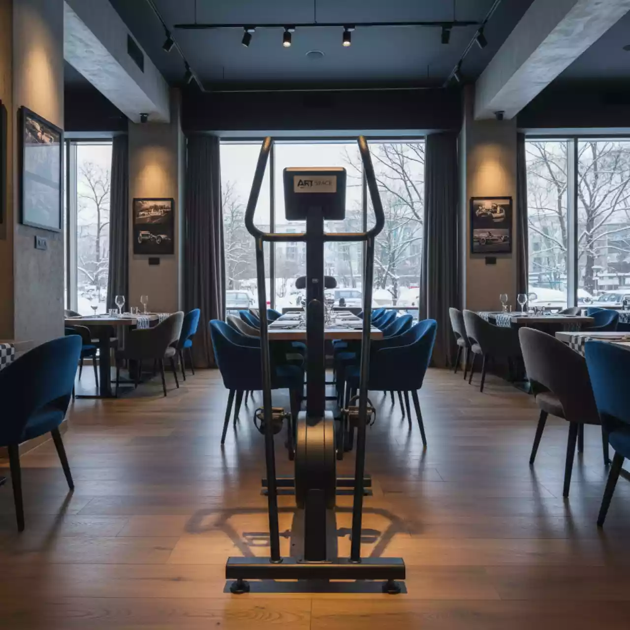 Аренда Велотренажер Carbon Fitness U 308 в ресторане «Баран-Рапан» — ART SPACE