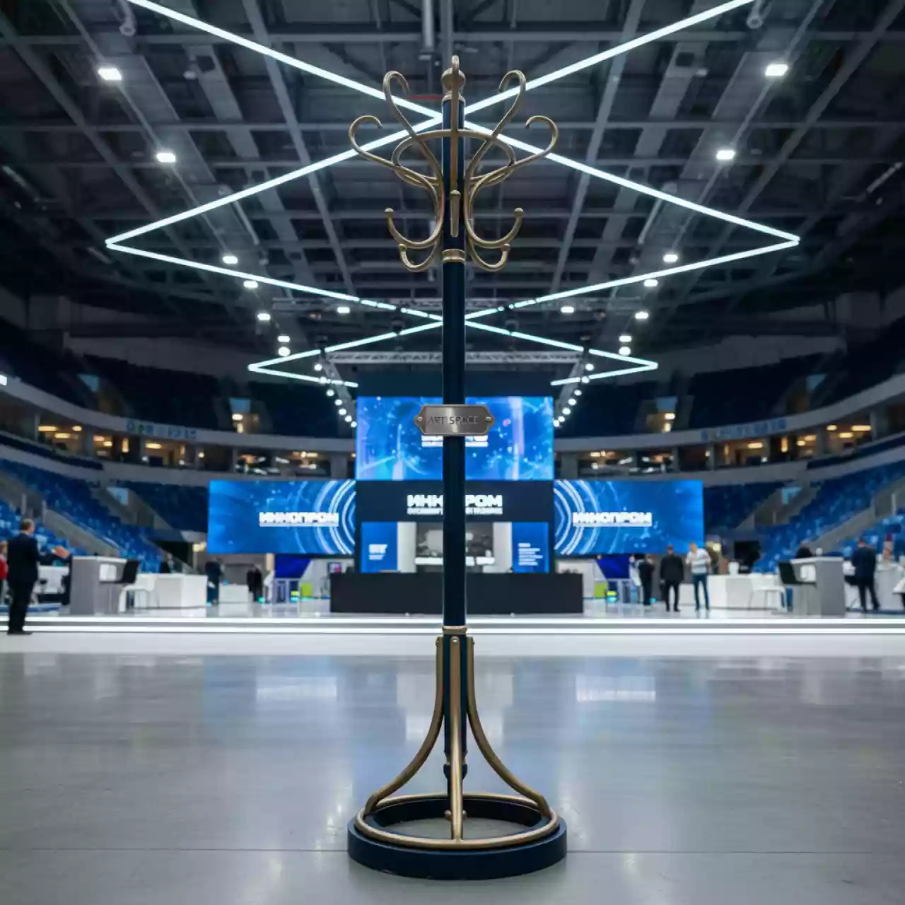 Аренда Вешалка для одежды напольная classic в Ледовом дворце «Айсберг» — ART SPACE