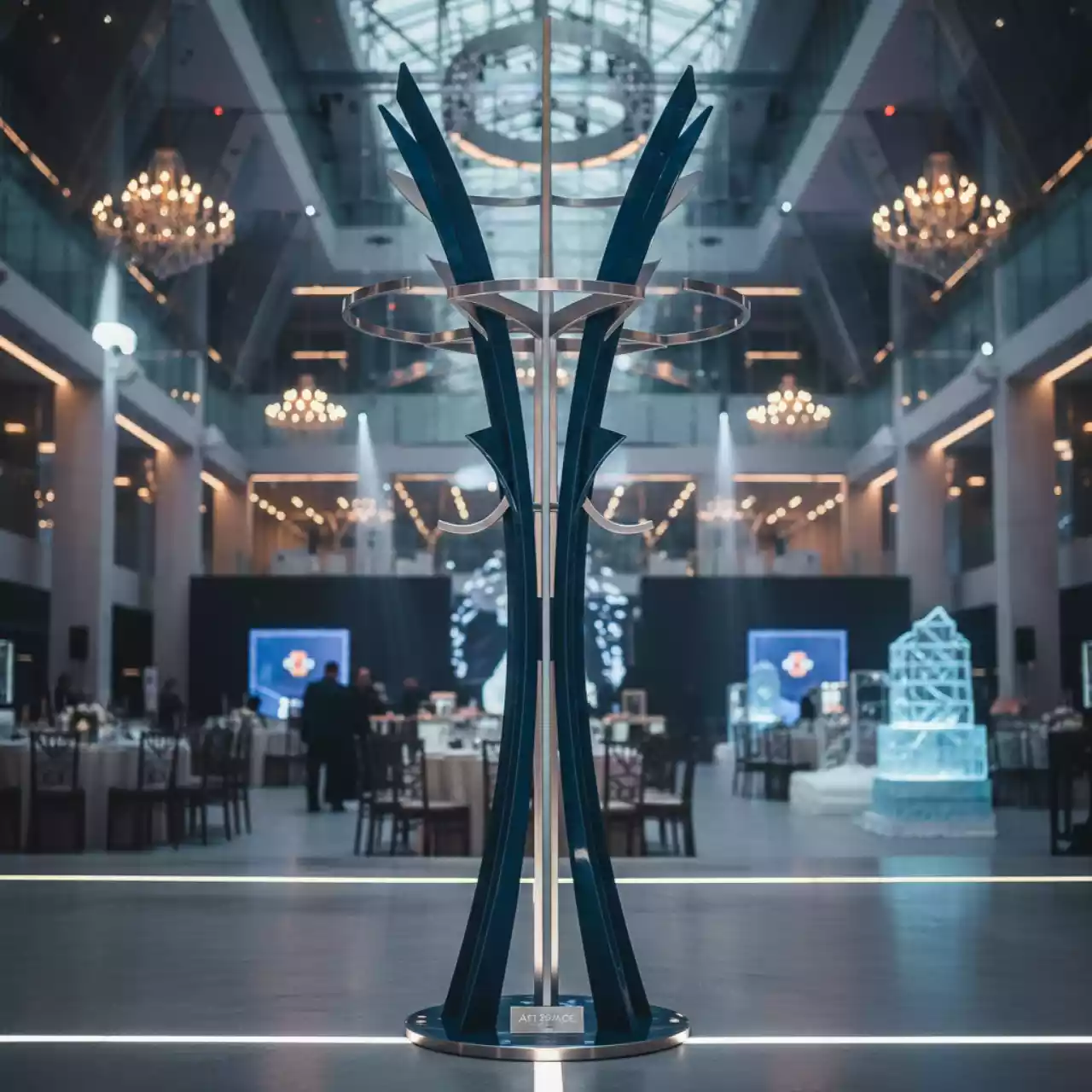 Аренда Вешалка напольная двойная Фонтан в МФК «Горный» — ART SPACE