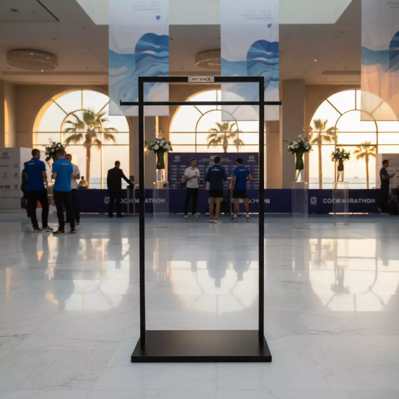 Аренда Вешалка напольная двойная W 22 чёрная в отеле «Звездный» — ART SPACE