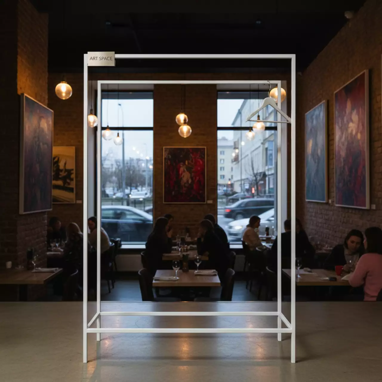 Аренда Вешалки для одежды напольной двойной W 02 белая в ресторане «Brunello» — ART SPACE