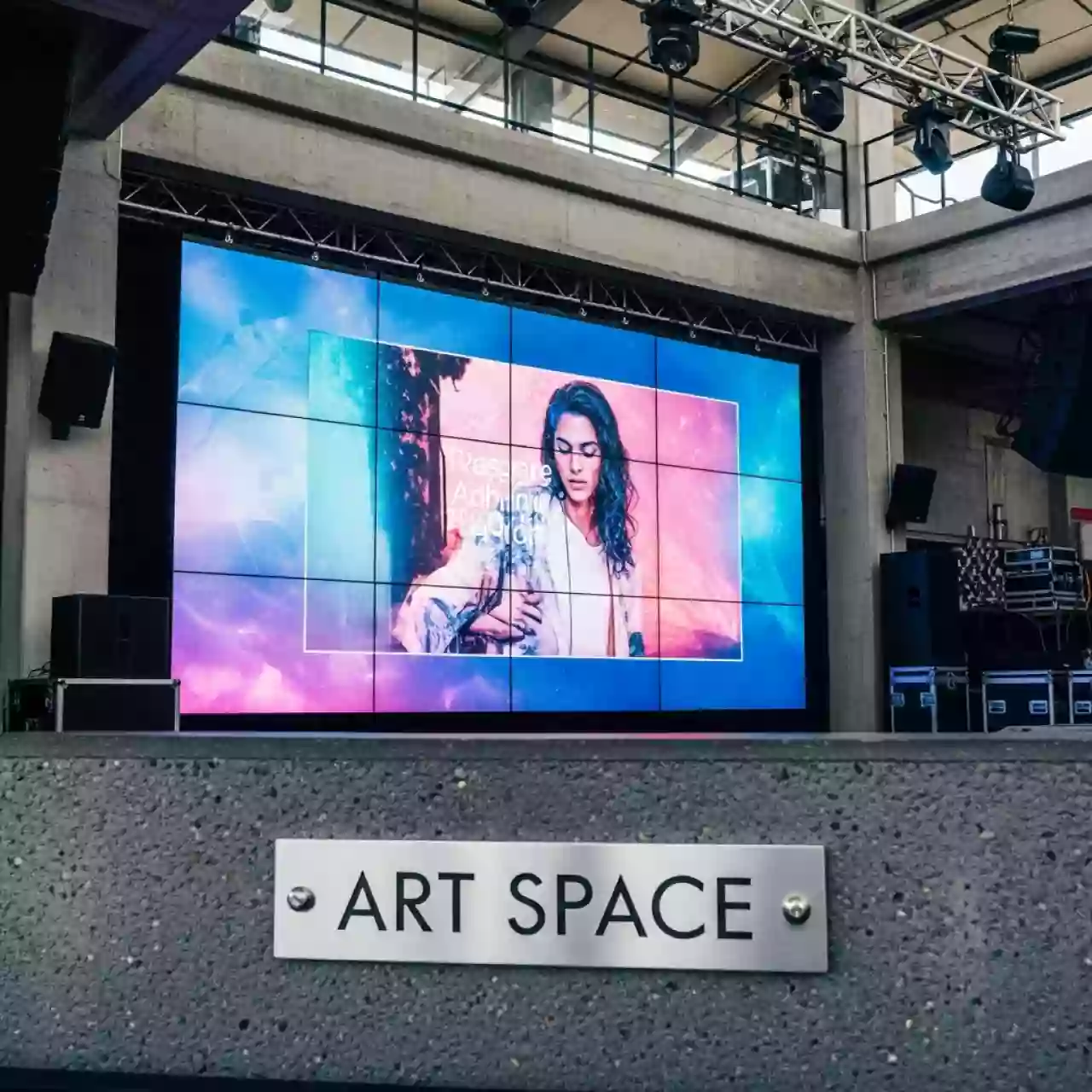 Аренда Видеостена LG 55VSH7JH 4x4 в пляжном клубе Del Mar — ART SPACE