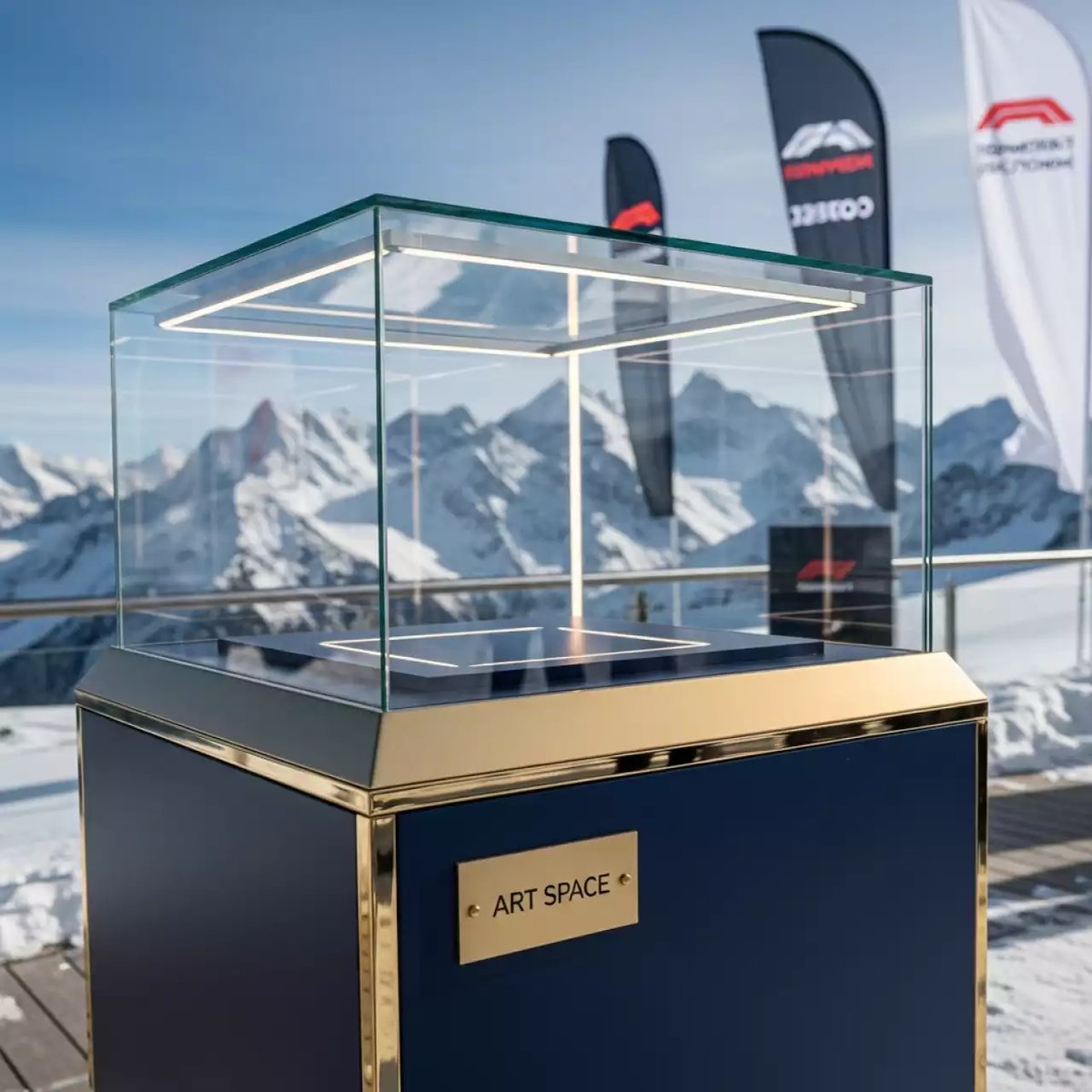 Аренда Витрины выставочные на площадке Rosa Peak (2320м) — ART SPACE