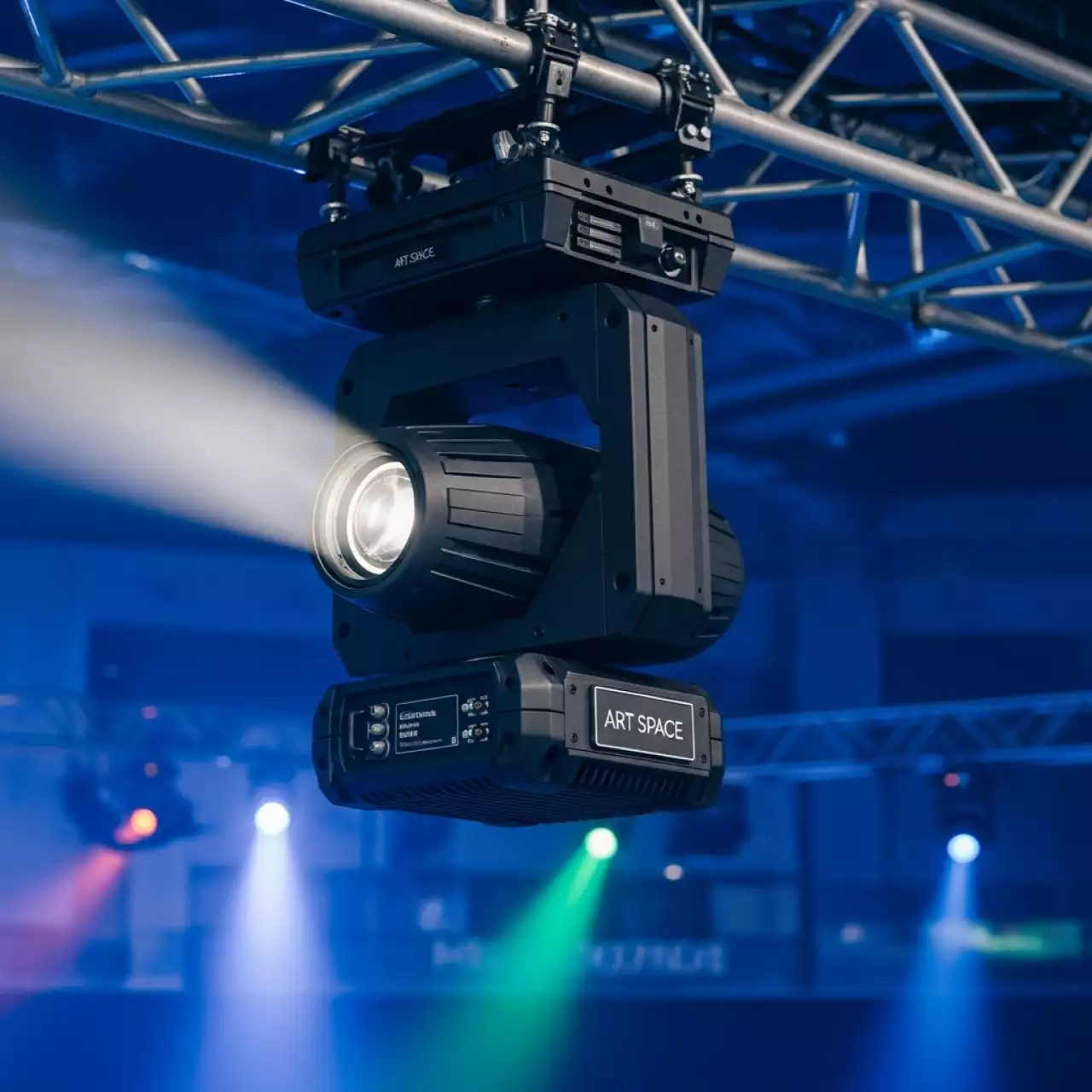 Аренда Вращающаяся голова Clay Paky Mythos на арене «Фишт» — ART SPACE