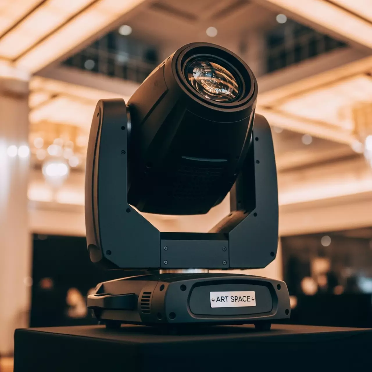 Аренда Вращающаяся голова IW108 RGBW в комплексе Sea Galaxy — ART SPACE