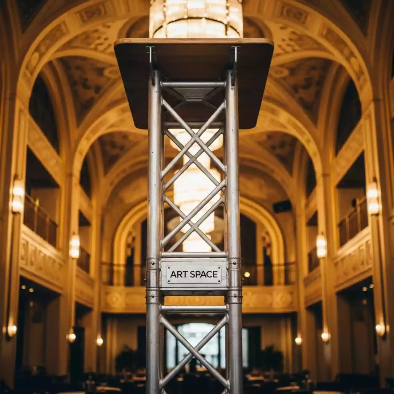 Аренда Вышки туры передвижные Мега 2 в ресторане «Паруса» — ART SPACE