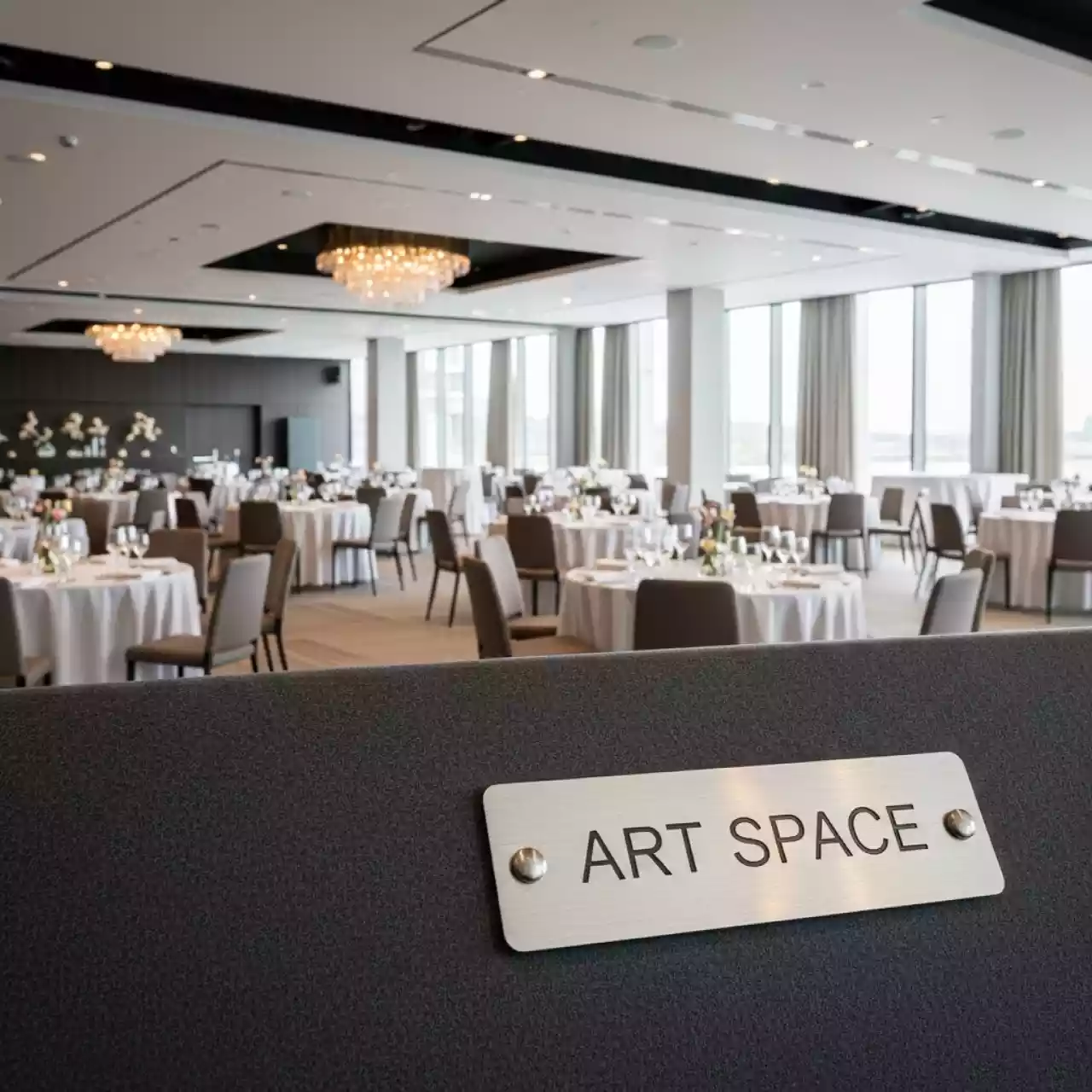 Аренда Ярмарка Гербовый зал в Novotel Resort — ART SPACE