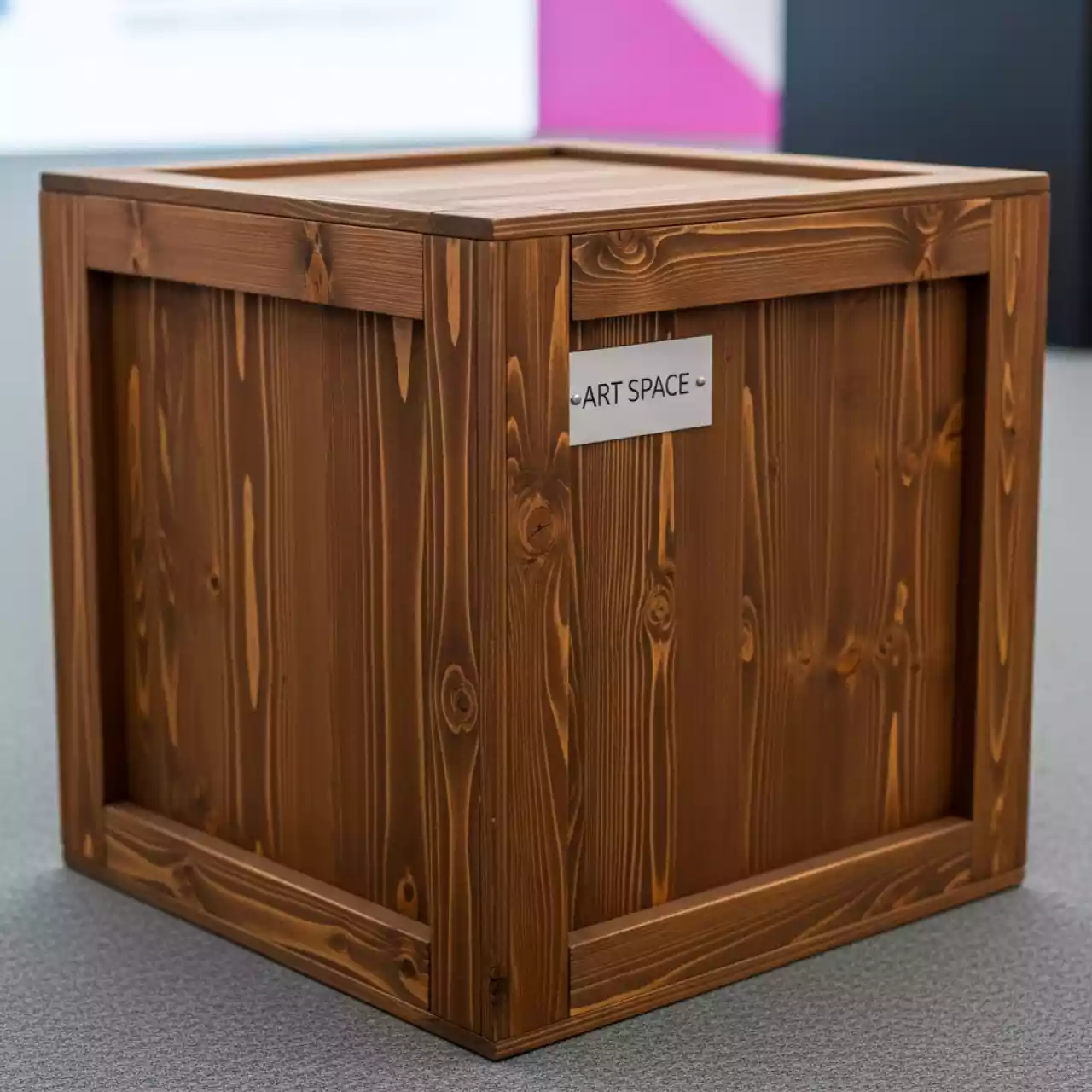 Аренда Ящик из дерева коричневый 38х38 см в Courtyard by Marriott Sochi — ART SPACE
