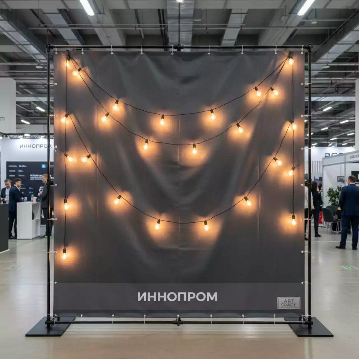 Аренда Занавес из ретро гирлянд в Sport Inn Hotel & Wellness — ART SPACE