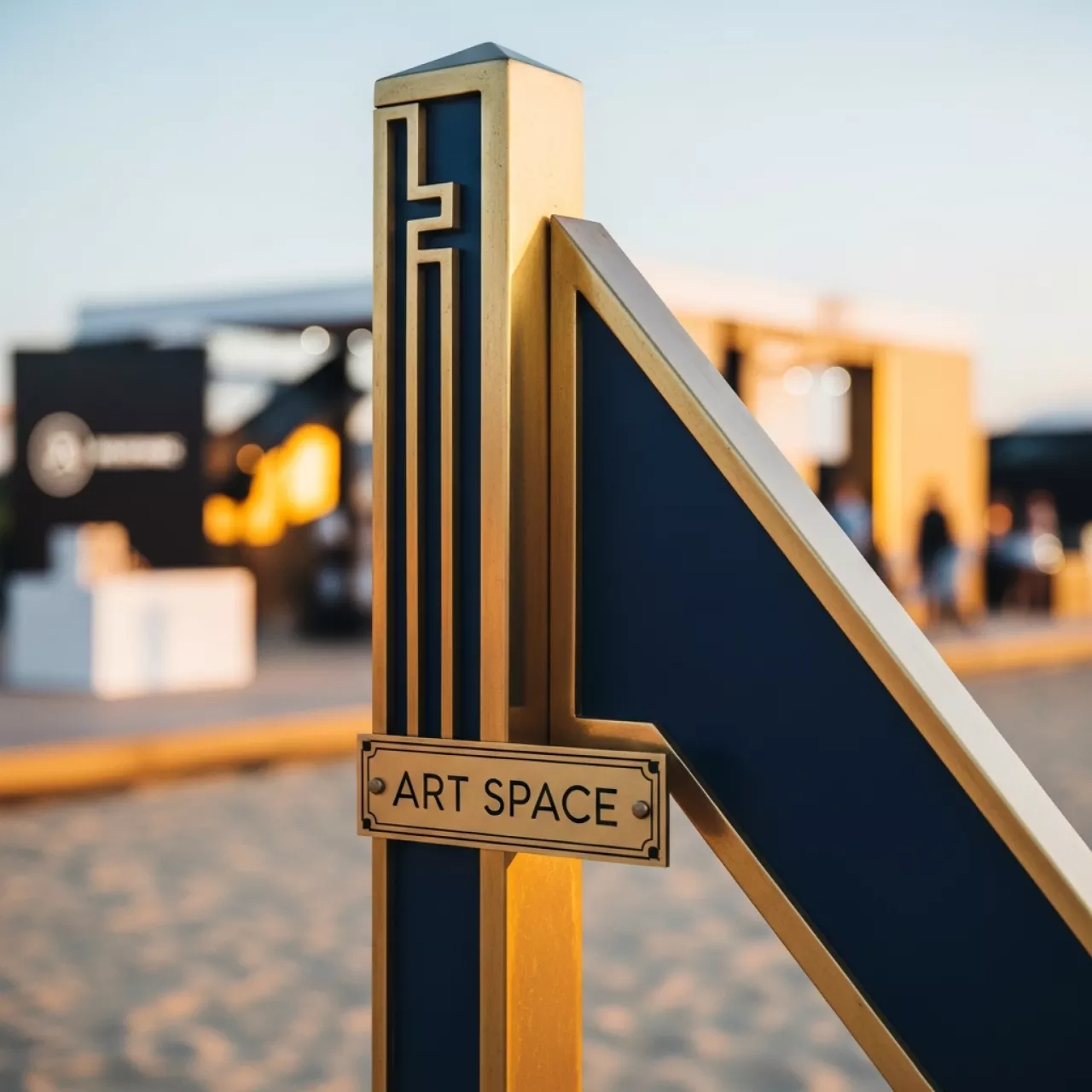 Аренда Запрещающие дорожные знаки на пляже «Маяк» — ART SPACE