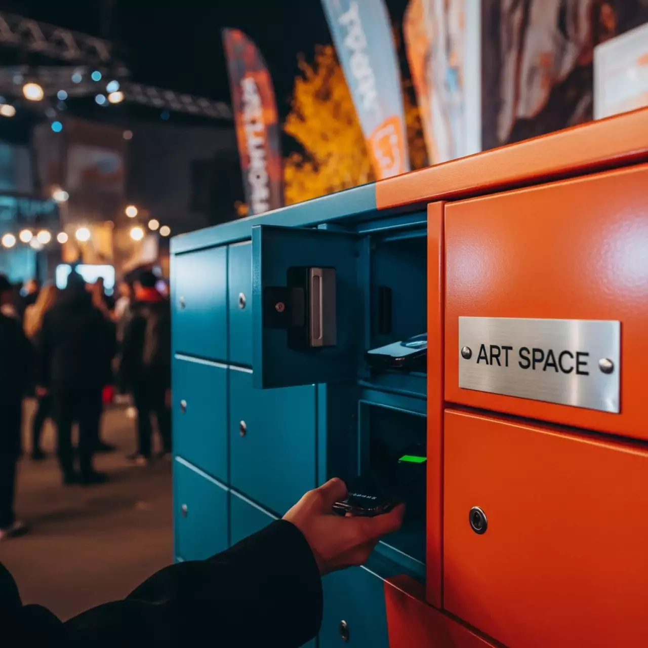 Аренда Зарядный бокс Energy Cube S на арене «Фишт» — ART SPACE