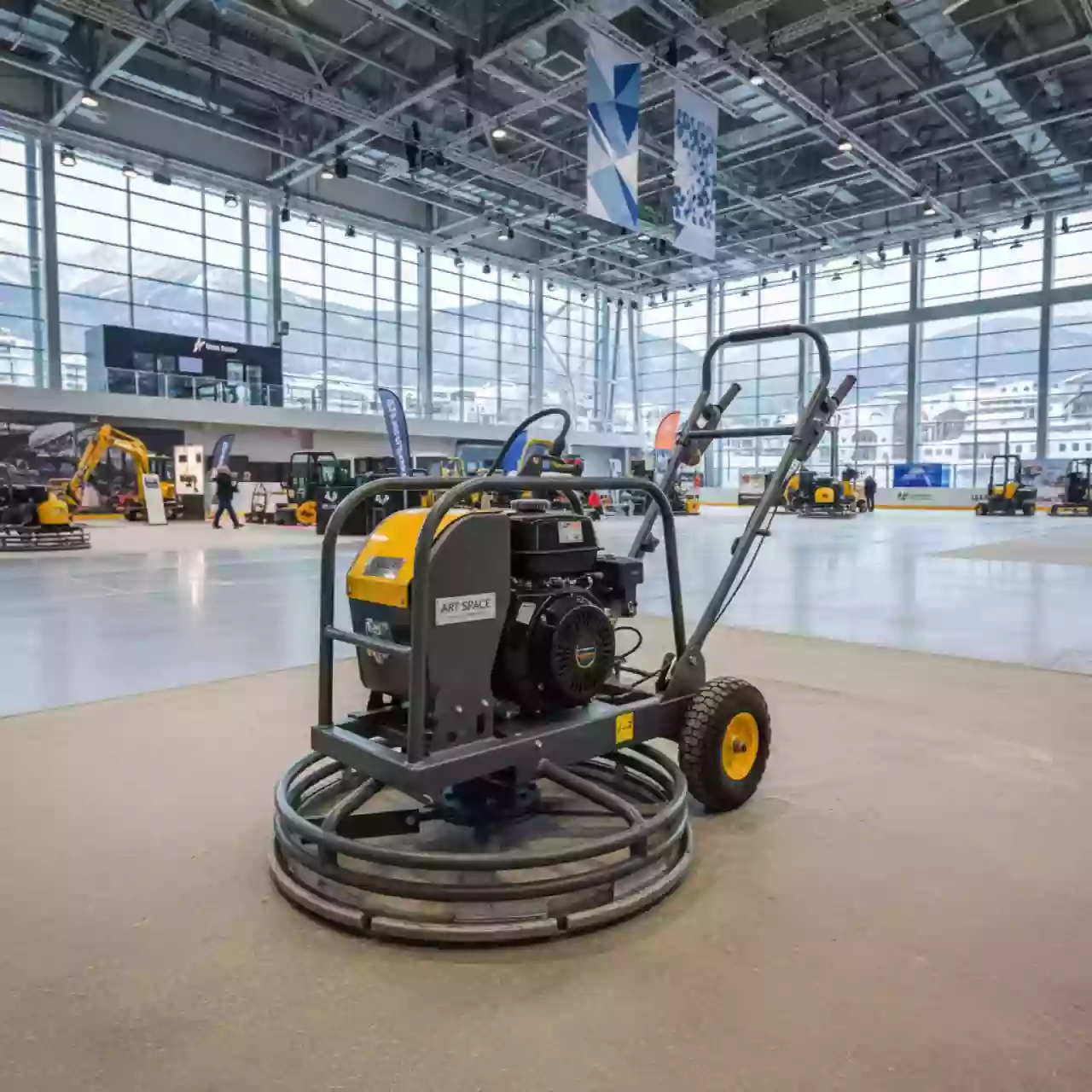 Аренда Затирочная машина TSS DMD 900 в ледовом дворце «Роза Хутор» — ART SPACE