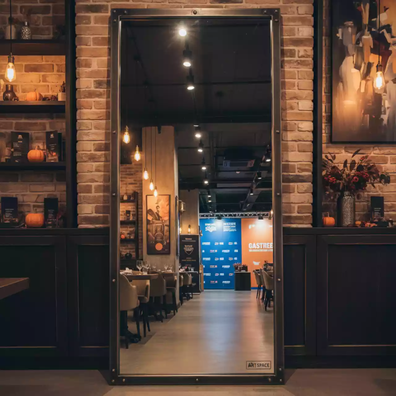 Аренда Зеркало Alma в ресторане «Магеллан» — ART SPACE