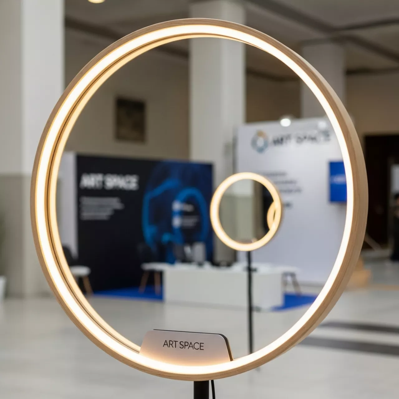 Аренда Зеркало круглое селфи в Университете «Сириус» — ART SPACE