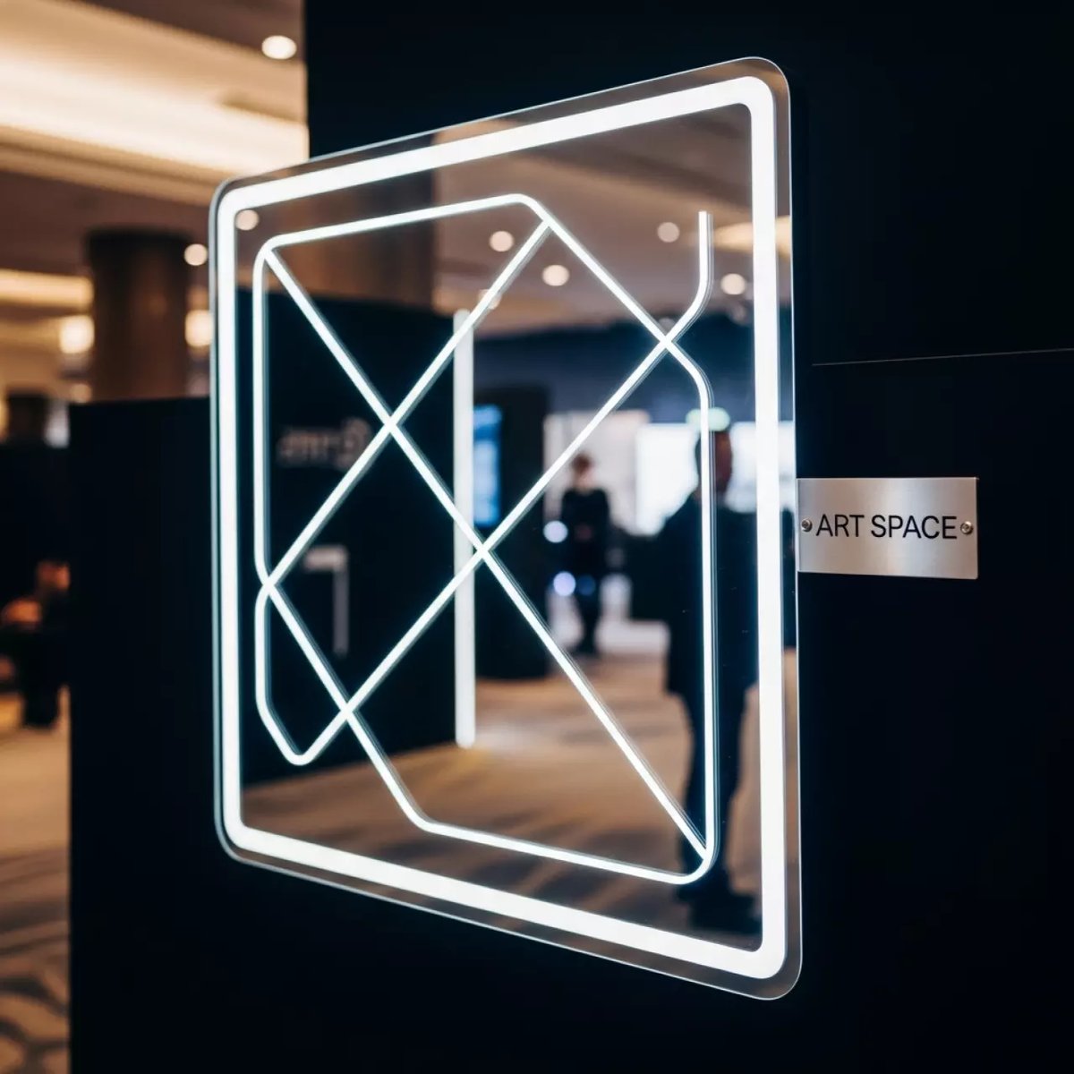 Аренда Зеркало видео в отеле Radisson Lazurnaya — ART SPACE