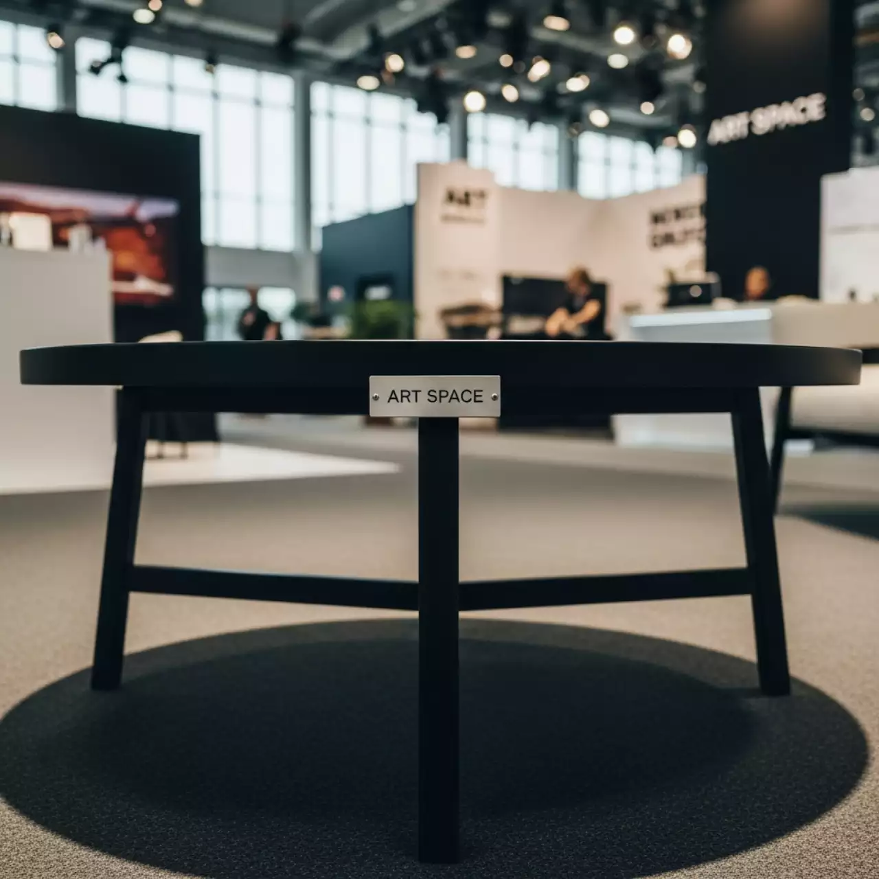 Аренда Журнальный стол Cleo 60 черный в комплексе Sea Galaxy — ART SPACE