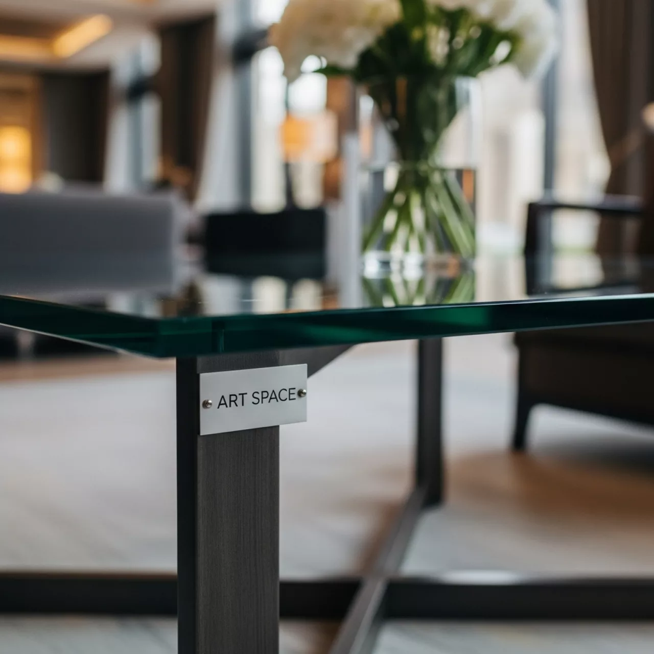 Аренда Журнальный стол Гидра мини стекло в Поляна 1389 Отель и Спа — ART SPACE