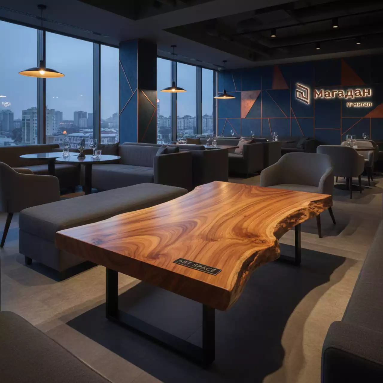 Аренда Журнальный стол из спила карагача в ресторане «Магадан» — ART SPACE