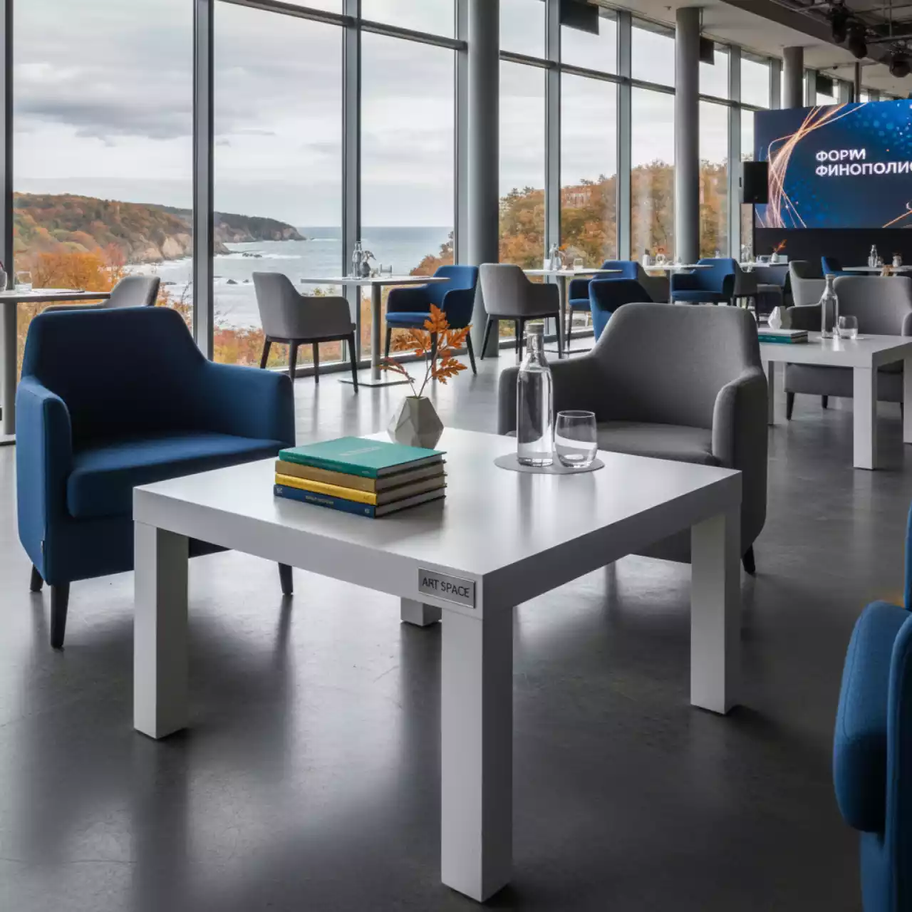 Аренда Журнальный стол Lack белый в ресторане «Sanremo» — ART SPACE