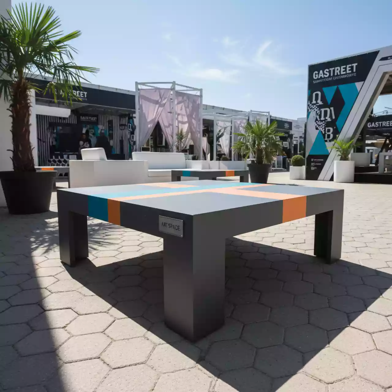 Аренда Журнальный стол лакк 55х55 см в санатории «Черноморье» — ART SPACE