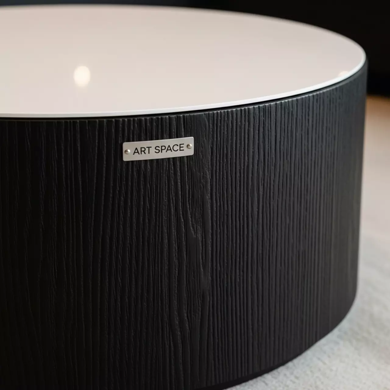 Аренда Журнальный стол обожженное дерево с белой столешницей в Karat Resort — ART SPACE