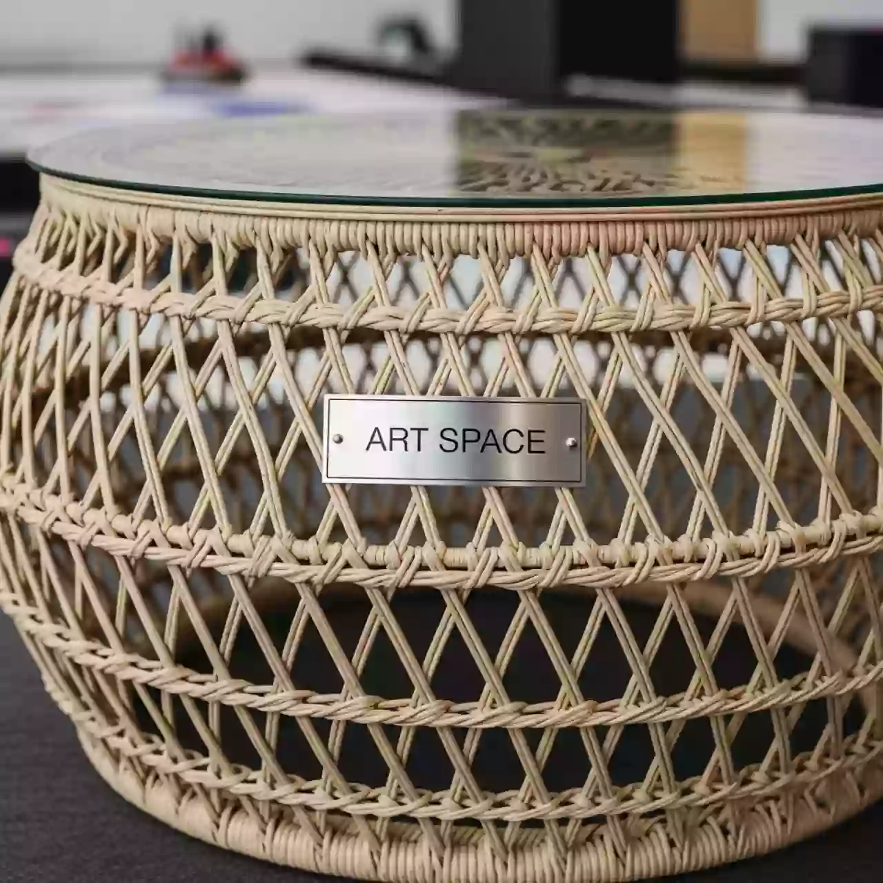 Аренда Журнальный стол плетеный YH S4019G в Керлинговом центре «Ледяной куб» — ART SPACE