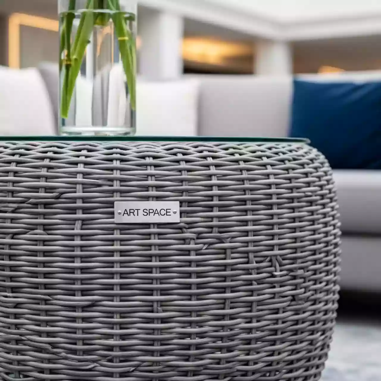 Аренда Журнальный столик Капучино из искусственного ротанга гиацинт серый в Stella di Mosca — ART SPACE