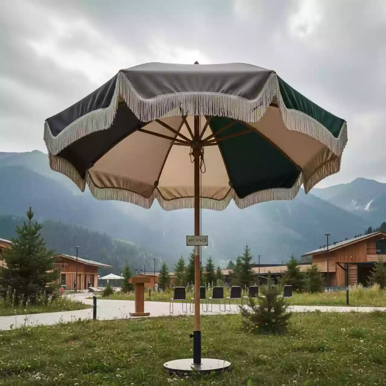 Аренда Зонт дизайнерский Frou Frou Ø2,5 м в этно-парке «Моя Россия» — ART SPACE