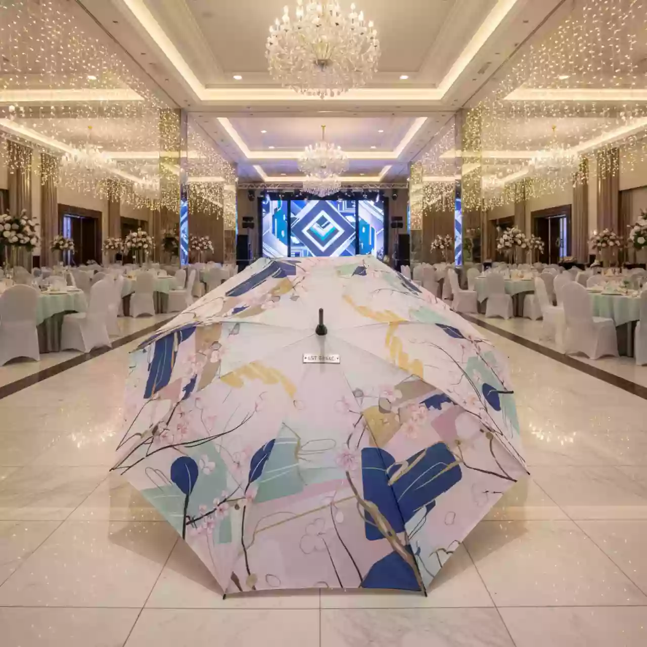 Аренда Зонт дизайнерский Geisha с принтом Ø2,5 м в отеле «Звездный» — ART SPACE