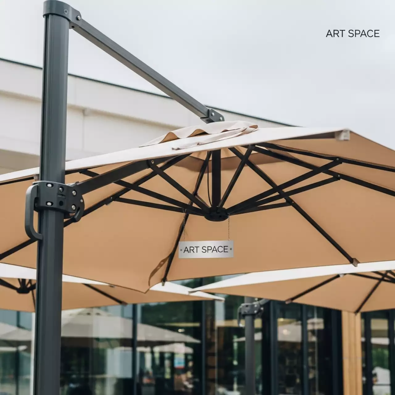 Аренда Зонт для кафе AFM 300 8k бежевый в Mercure Сочи Центр — ART SPACE